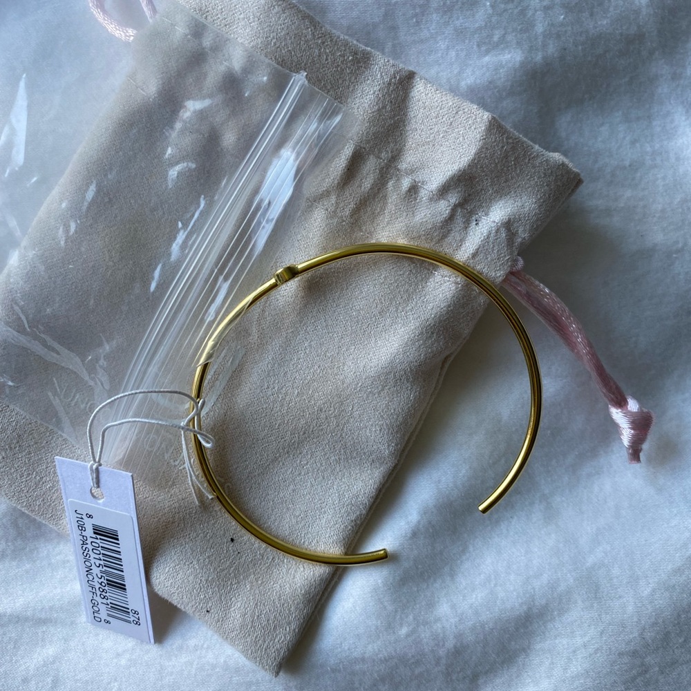 Uncommon James gold bangle